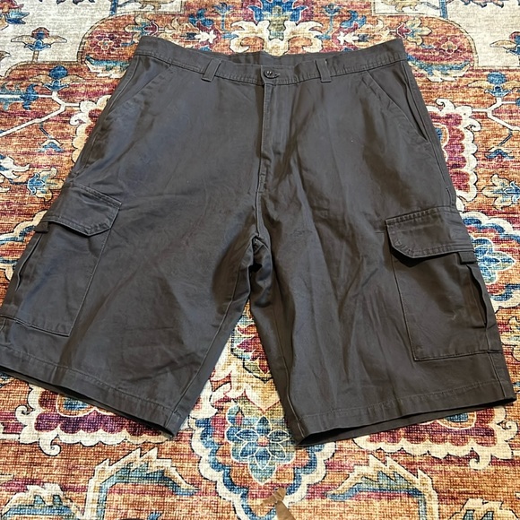Original Deluxe Other - Apparel Collection men’s cargo shorts size 34